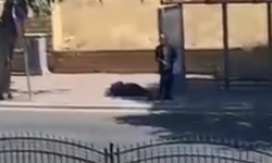 Durakta karşılaştığı eşini silahla ağır yaraladı