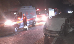 Manisa'da otomobil ile traktör çarpıştı!