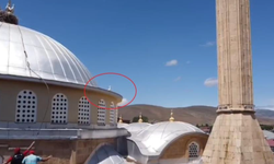 Bayburt’ta yuvasına dönemeyen yavru leylek ekipleri harekete geçirdi