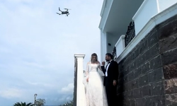 Sıcaktan bunalan gelini dron ile serinletti