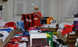 Balıkesir'de 300 formalık koleksiyon! Trabzonspor forması da yerini aldı