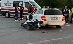 Otomobille çarpışan motosikletin sürücüsü hayatını kaybetti