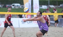 Trabzon’da plaj voleybolu heyecanı sürüyor