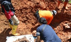 Endonezya’da bir şaman, 12 kişiyi öldürüp bahçesine gömdü