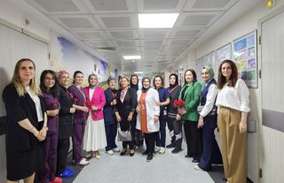 AK Parti Trabzon İl Kadın Kolları Başkanı ebeleri unutmadı!