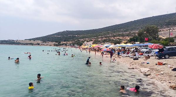 MERSİN - Doğu Akdeniz'de sıcak hava etkili oluyor