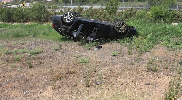 ADANA - 3 aracın çarpıştığı kazada 3 kişi yaralandı