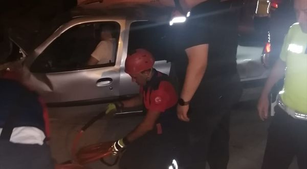 DENİZLİ - İki otomobilin çarpıştığı kazada 1 kişi öldü 4 kişi yaralandı