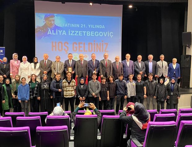Aliya İzzetbegoviç anıldı: Trabzon'da panel düzenlendi