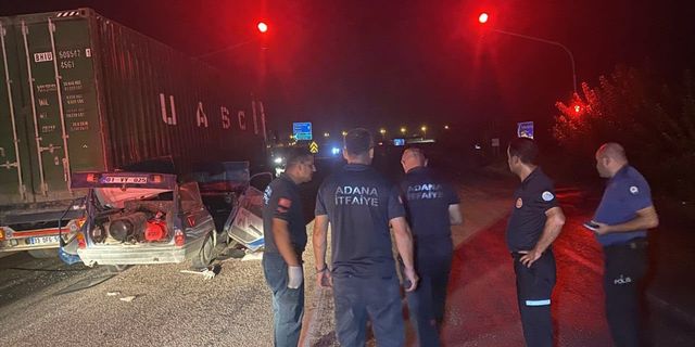 ADANA - Otomobilin tıra çarpması sonucu 1 kişi öldü 4 kişi yaralandı
