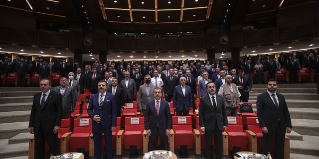 ANKARA - TOBB Başkanı Hisarcıklıoğlu: "Yatırımlar için gerekli olan uzun vadeli ve sabit faizli kredi bulmak giderek daha güç hale gelmektedir"