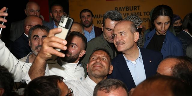 İçişleri Bakanı Soylu, Bayburt'ta muhtarlar ve sivil toplum kuruluşlarıyla bir araya geldi: