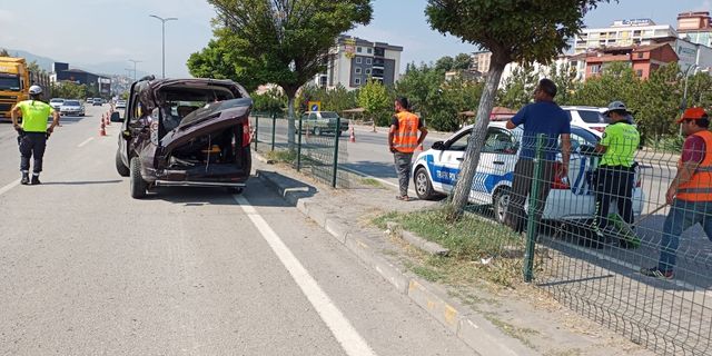Karabük'te halk otobüsüyle hafif ticari araç çarpıştı, bir yolcu yaralandı