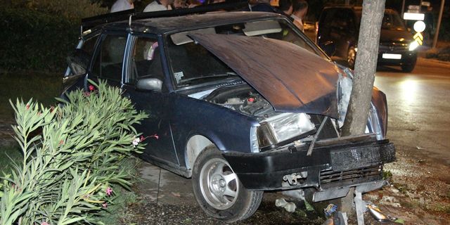 MANİSA - Trafik kazasında 2 kişi yaralandı