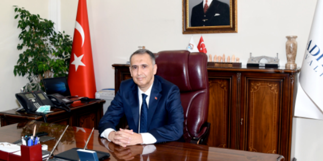 Adıyaman valisi sağlık sorunlarını gerekçe göstererek görevinden affını talep ettiğini duyurdu