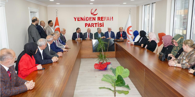 Yeniden Refah Partisi Trabzon İl Başkanlığı'na AK Partili milletvekili adaylarından ziyaret
