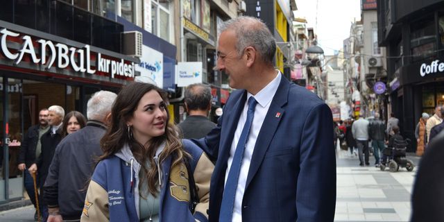 CHP Milletvekili Adayı Özçilingir, Uzun Sokak’ta temasta bulundu