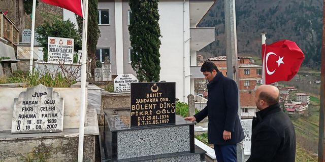 Çaykaralı şehit Bülent Dinç'in mezarı yeniden yaptırıldı!