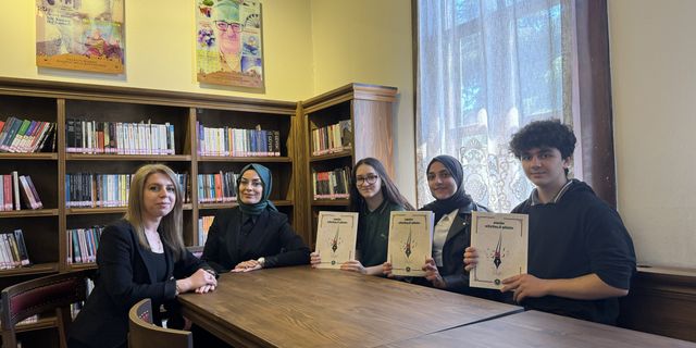 Trabzon’da ortaokul öğrencilerinden "Benim Hüzünlü Şiirim Filistin" kitabı