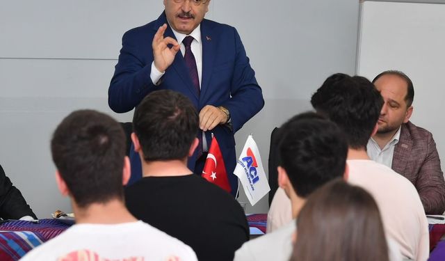 Ortahisar Belediye Başkanı Ahmet Metin Genç'ten YKS'ye girecek gençlere tavsiye