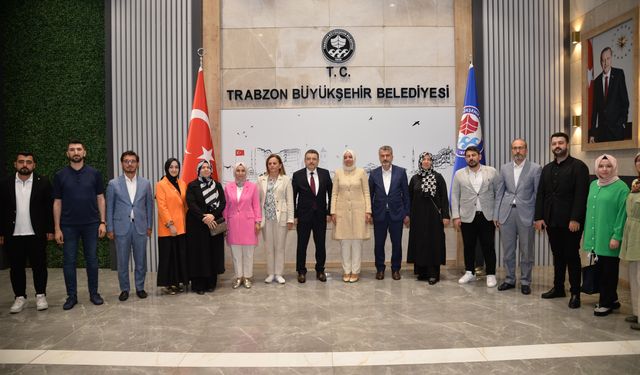 Trabzon Büyükşehir Belediyesi'ni örnek gösterdi