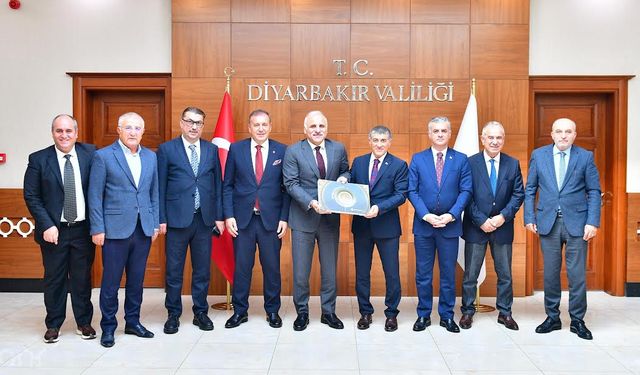 Trabzon Dünya Ticaret Merkezi yönetiminden Vali Zorluoğlu'na ziyaret