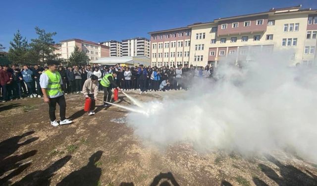 Bayburt’ta afet eğitimi ve tatbikat gerçekleştirildi