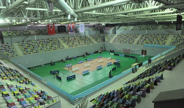 BEŞİRLİ ÇOK AMAÇLI SPOR SALONU ZEMİN KAPLAMA VE KORKULUK ONARIM YAPIM İŞİ