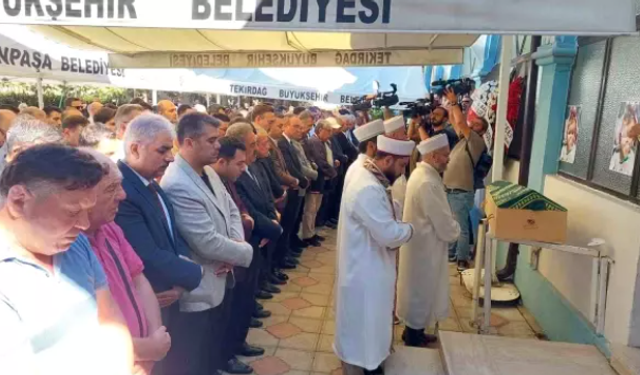 Cenaze namazını kıldıran imam cemaat yerine Sıla bebekten helallik istedi