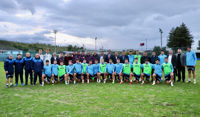 Başkan Ertuğrul Doğan ve Yönetim Kurulunda U19 Takımımıza ziyaret