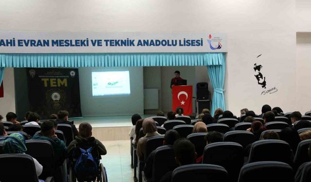 Bayburt’ta öğrenciler terör konusunda bilgilendirildi