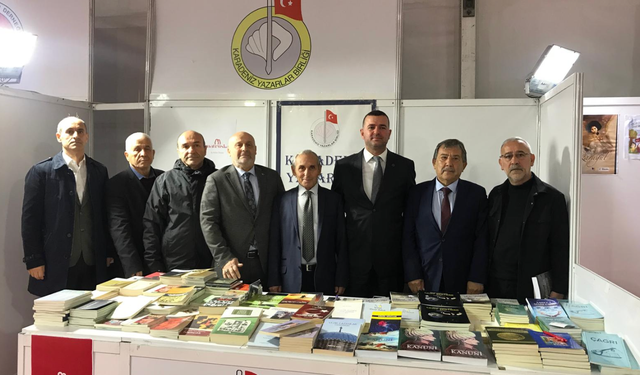 MHP Trabzon İl Başkanı Tolgay Sivrikaya’dan Kitap Fuarı’na Ziyaret