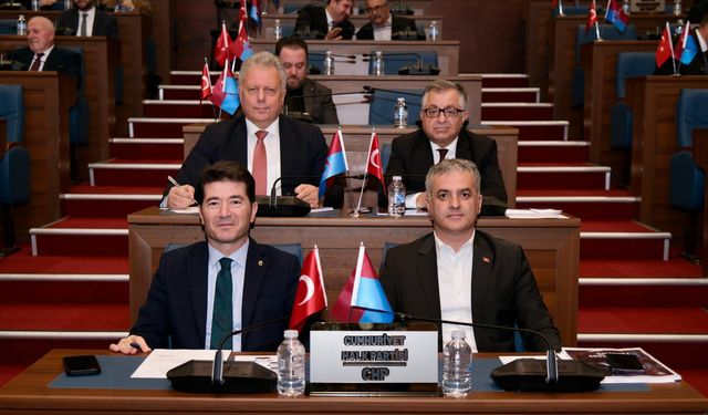 Cüneyit Zorlu, Büyükşehir bütçesindeki faiz yüküne dikkat çekti