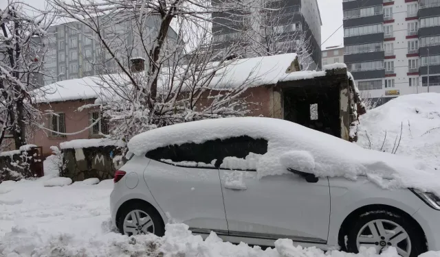 Kar Bitlis’i esir aldı: 165 köy yolu ulaşıma kapandı