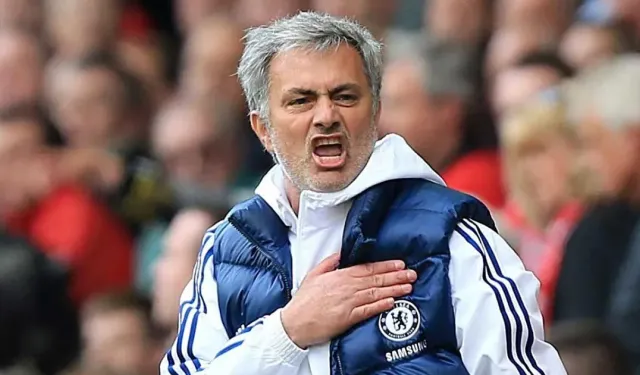Taraftarlar ayaklandı! Chelsea'de Mourinho sesleri
