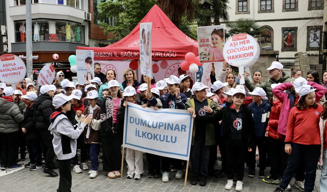 Trabzon'da Aşı Haftası etkinlikleri kapsamında yürüyüş gerçekleştirildi