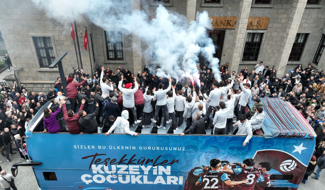 Trabzon şampiyonları bağrına bastı