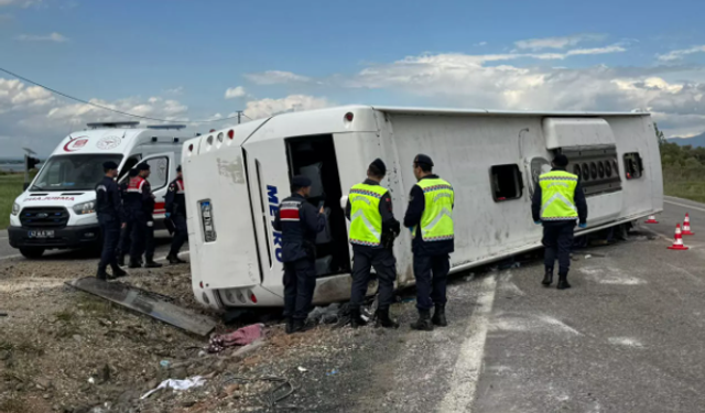 Yolcu otobüsü  devrildi! Yaralılar var