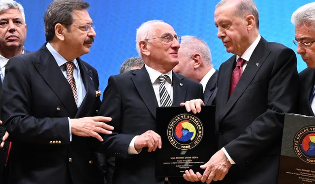 TOBB Hizmet Şeref Belgesi ve Plaket Takdim Töreni yapıldı