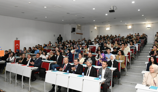 Başkan Genç: Kendinizi geleceğe donanımlı hazırlayın