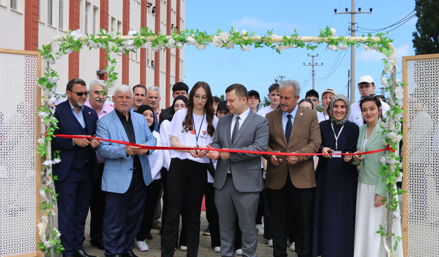 Of'ta TÜBİTAK 4006 Bilim Fuarı açıldı