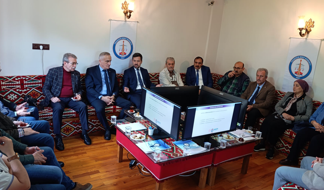 Kent Konseyi’nde raylı sistem heyecanı