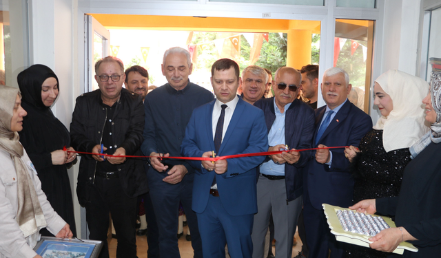 Of Halk Eğitimi Merkezi'nde yıl sonu sergisi açıldı