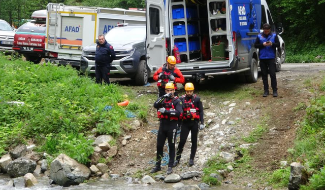 Trabzon'da Suudi Arabistan uyruklu çocuğu düştüğü derede 5 gündür arıyorlar!