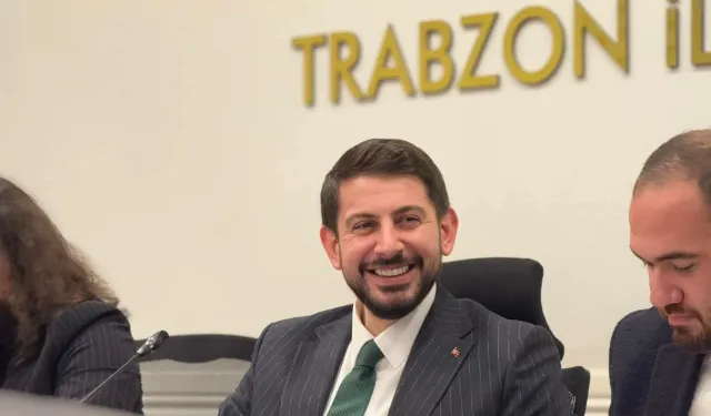 AK Parti Trabzon'da flaş sözler! "Bu gençleri size yedirmeyiz"