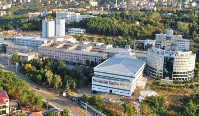 Çocukken izlediği babasıyla aynı hastanede görev yapıyor