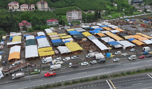 Trabzon'da kurban satışlarından alıcı ve satıcılar memnun