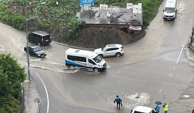 Trabzon'da sağanak etkili oldu