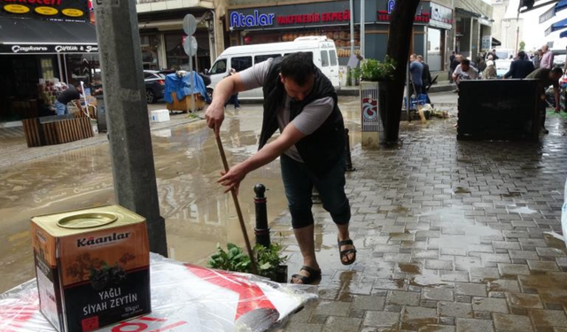 Trabzon'da esnaflar temizliğe başladı