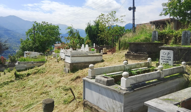 Büyükşehir ekipleri, mezarlıklarda bayram hazırlıklarını tamamladı